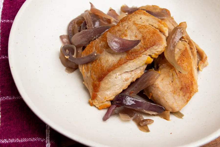 Mignon Suíno com Cebola Roxa