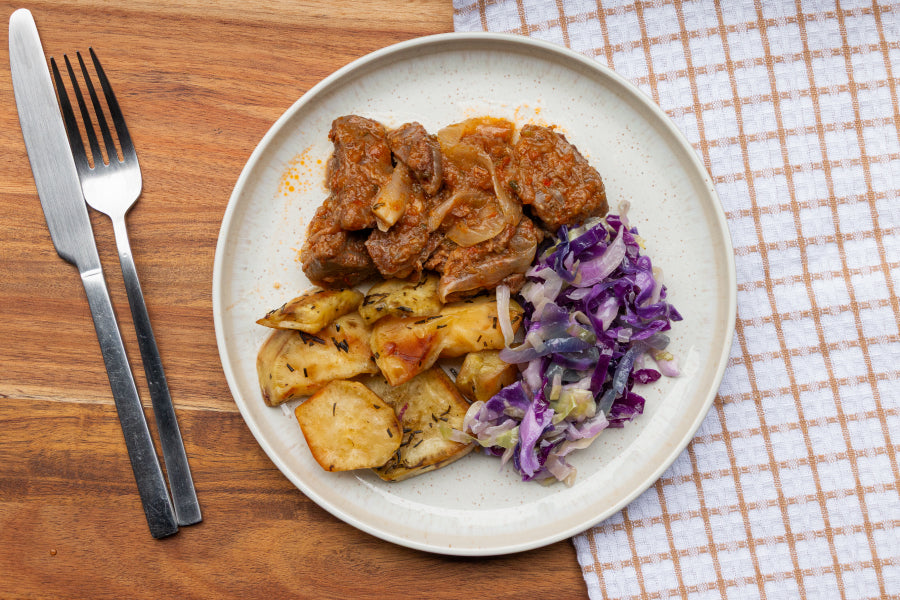 Carne de Panela da Rosinha, Batata Doce Assada com Alecrim e Repolho Refogado