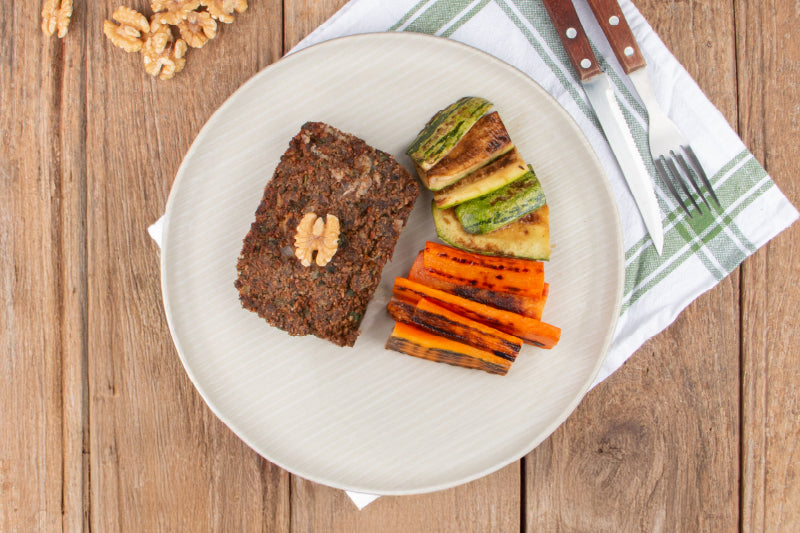 Quibe Recheado com Carne e Nozes e Legumes Grelhados