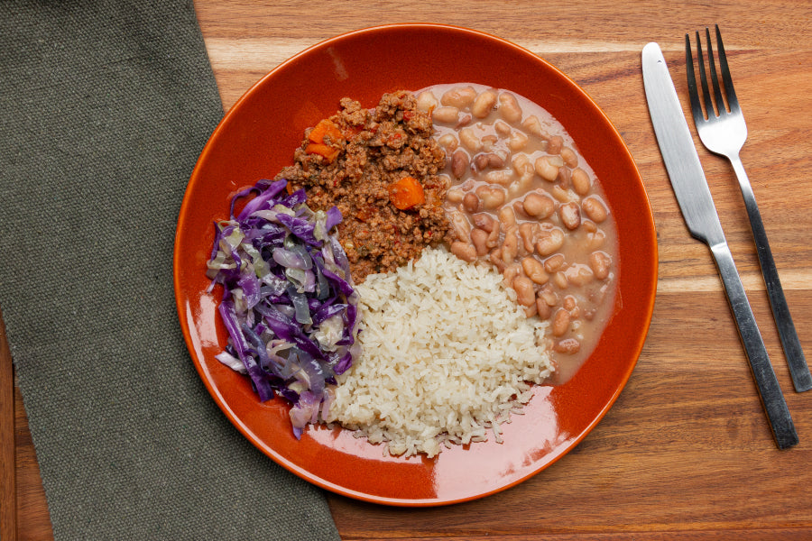 Carne Moída, Arroz Branco, Repolho Refogado e Feijão Carioca