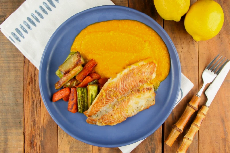 Saint Peter com Limão Siciliano, Purê de Abóbora Cabotian e Legumes Grelhados