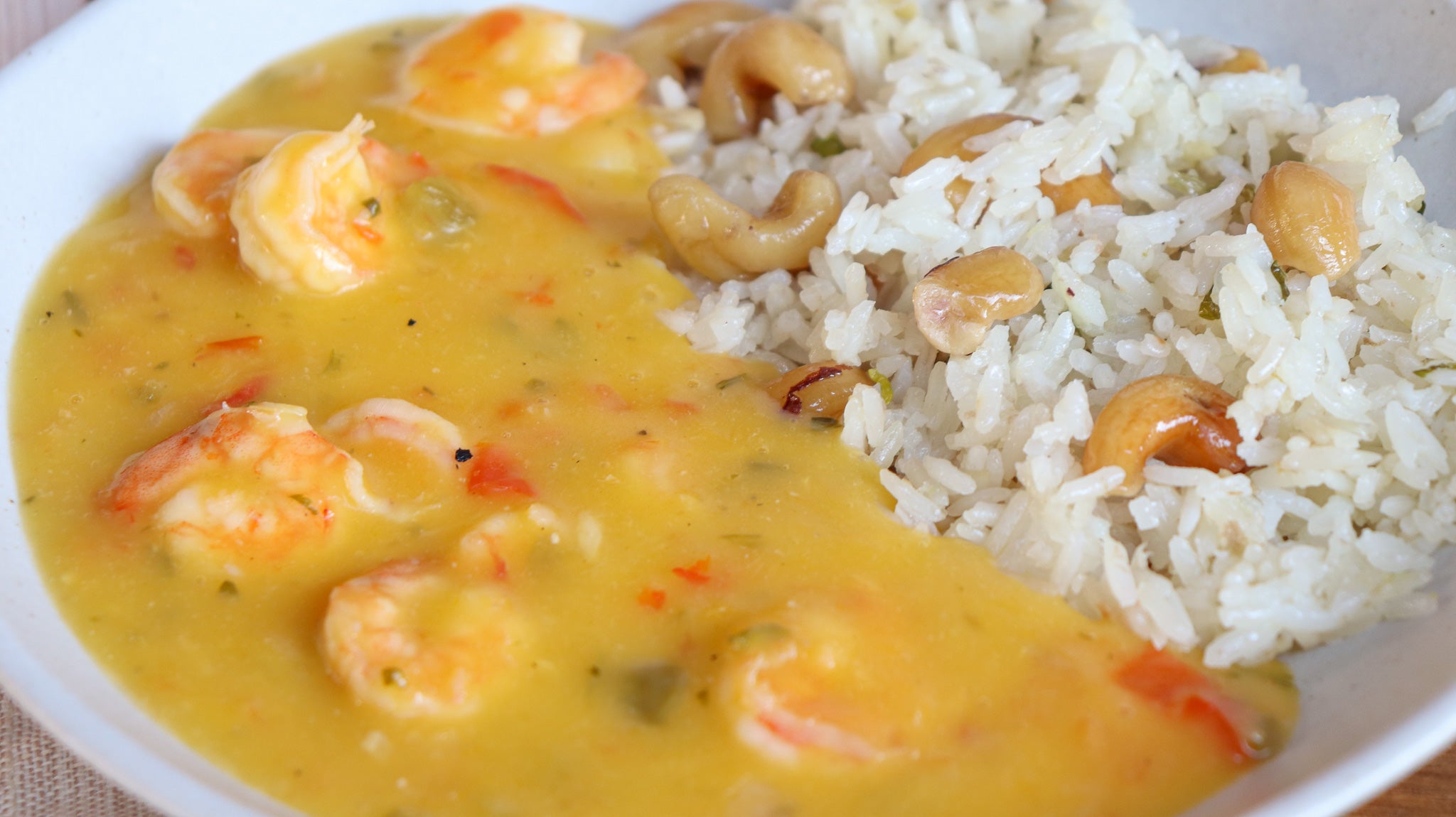 Bobó de Camarão com Arroz Jasmim com Castanha de Caju