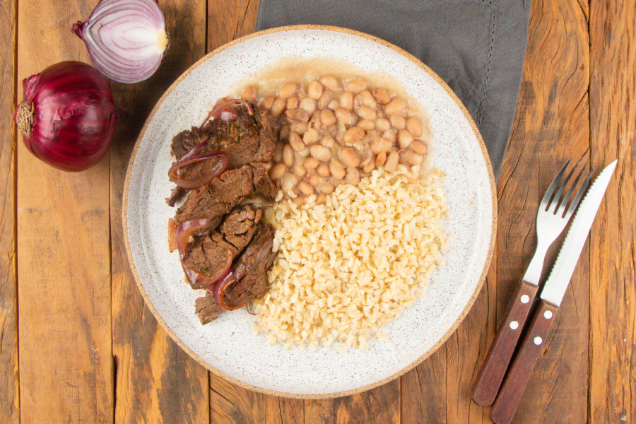 Fraldinha Assada com Cebola Roxa, Arroz Integral e Feijão Carioca