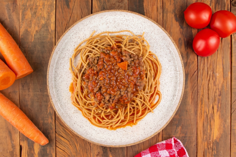 Espaguete Integral com Molho à Bolonhesa