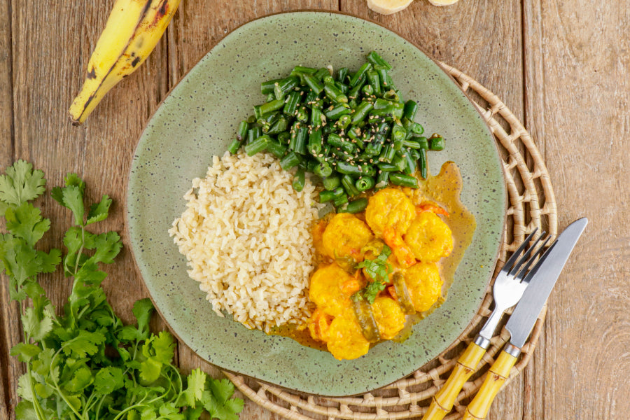 Moqueca de Banana da Terra, Arroz Integral  e Vagem com Gergelim Torrado