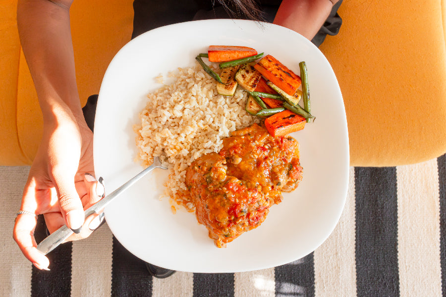 Sobrecoxa da Vovó Lourdes, Arroz Integral e Legumes Grelhados