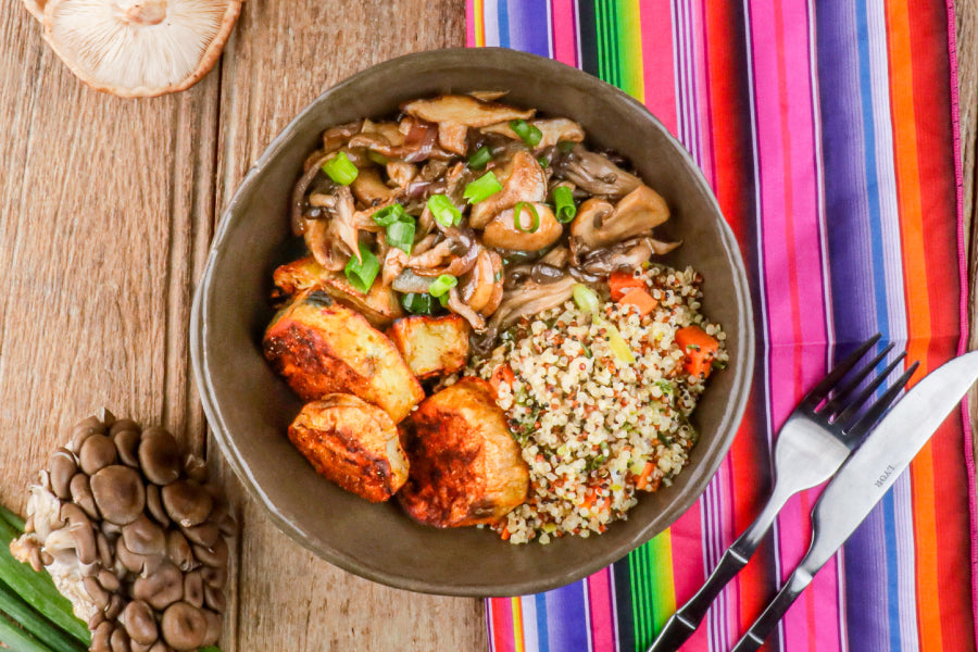 Cogumelos Grelhados com Shoyu, Mix de Quinoa com Alho Poró e Batata Doce com Páprica