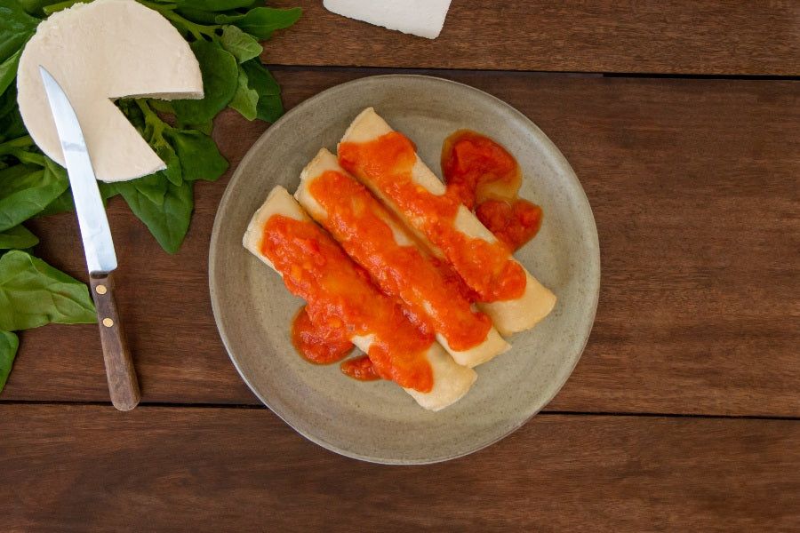 Panqueca de Ricota e Espinafre com Molho de Tomate