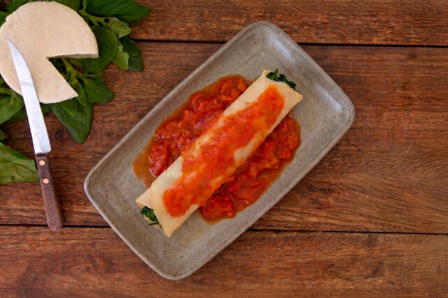 Panqueca de Ricota e Espinafre com Molho de Tomate