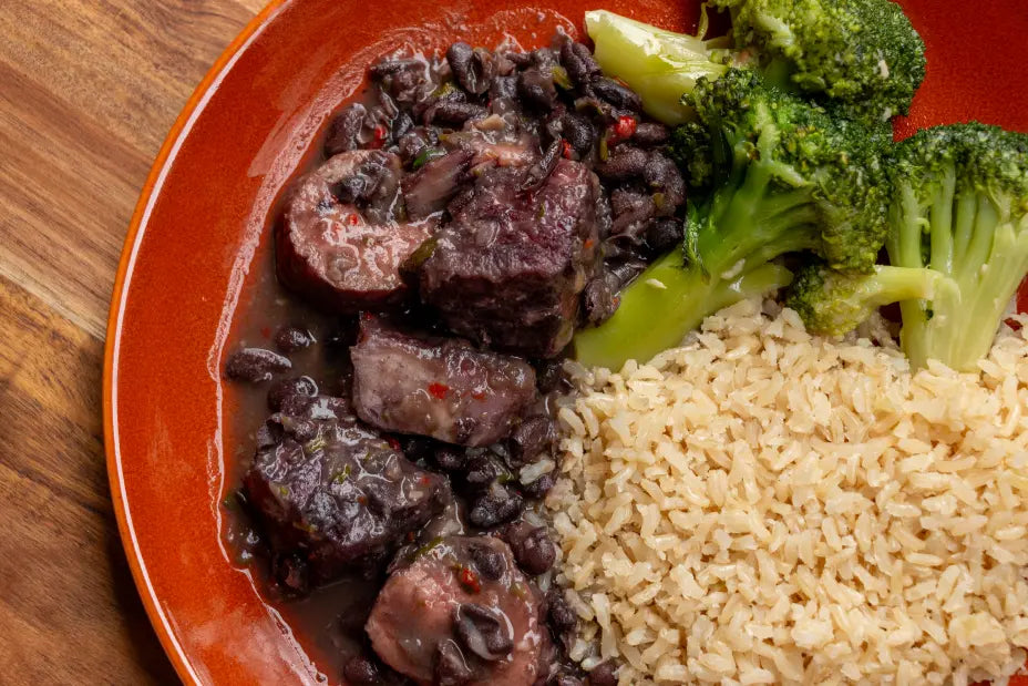 Feijoada Light, Arroz Integral e Brócolis ao Alho